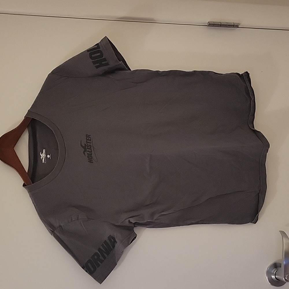 Hollister T-Shirt
